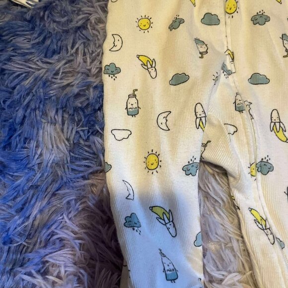 Carter's Zip Up Pajamas 6 Months - Picture 4 of 5
